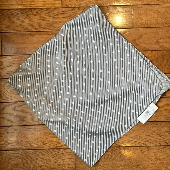Ann Taylor Pleated Grey & White Diamond Pattern Square Scarf NWT - Picture 3 of 8